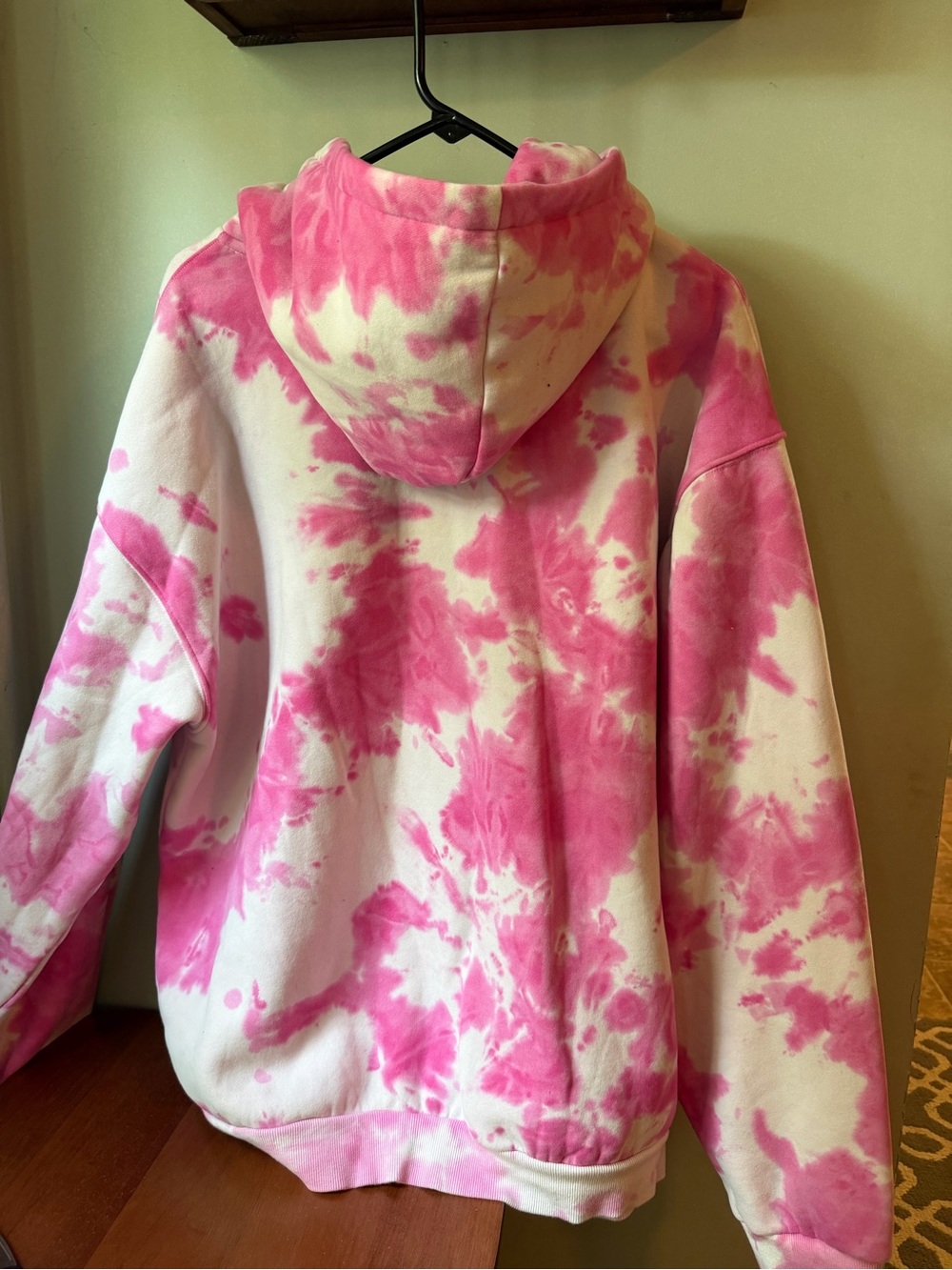 Comfrt Minimalist Hoodie size L Strawberry Swirl - Picture 3 of 6